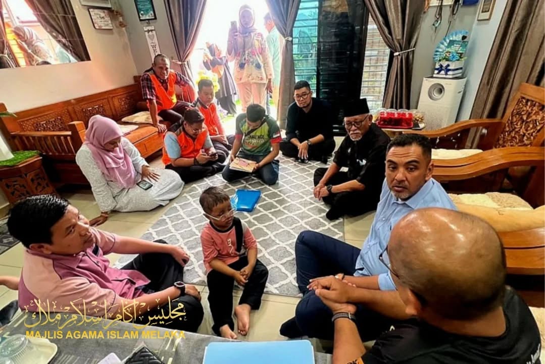 Menyantuni Mangsa Rumah Terbakar Dan Seorang Adik Yang Diuji Ketumbuhan Tumor